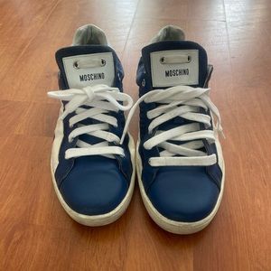 MOSCHINO Men's Logo Low-top Sneakers, Blue White Size 42 / US 9. Make an offer!